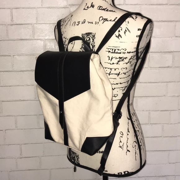 Duex Lux canvas and vegan leather backpack - Picture 3 of 8